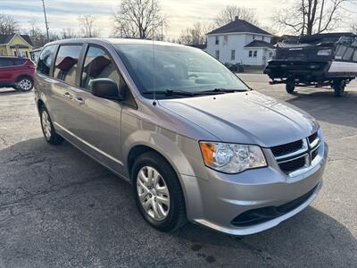 2018 Dodge Grand Caravan SE   - Photo 4 - Rushville, IN 46173