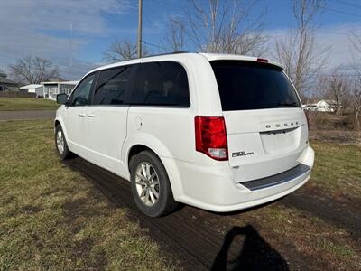 2018 Dodge Grand Caravan SXT   - Photo 8 - Rushville, IN 46173