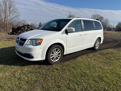 2018 Dodge Grand Caravan SXT   - Photo 2 - Rushville, IN 46173