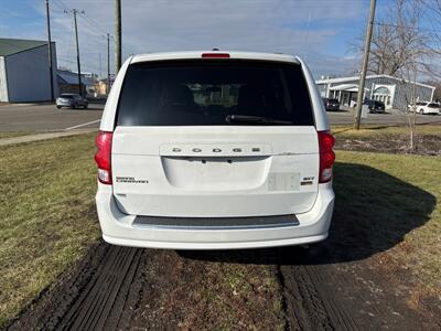 2018 Dodge Grand Caravan SXT   - Photo 7 - Rushville, IN 46173