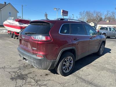 2019 Jeep Cherokee Latitude Plus   - Photo 6 - Rushville, IN 46173