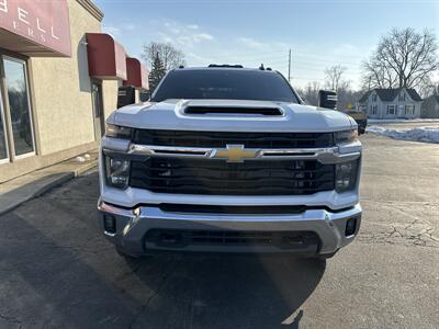 2025 Chevrolet Silverado 3500 LT   - Photo 4 - Rushville, IN 46173