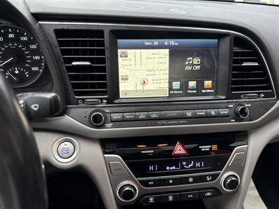 2017 Hyundai ELANTRA Limited   - Photo 9 - Rushville, IN 46173