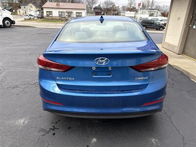 2017 Hyundai ELANTRA Limited   - Photo 6 - Rushville, IN 46173