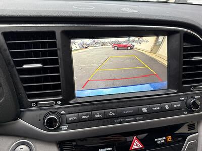 2017 Hyundai ELANTRA Limited   - Photo 10 - Rushville, IN 46173