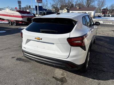 2024 Chevrolet Trax LS   - Photo 6 - Rushville, IN 46173