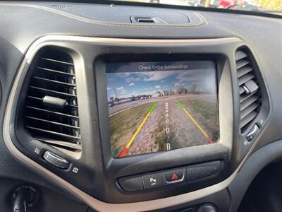 2017 Jeep Cherokee Latitude   - Photo 10 - Rushville, IN 46173