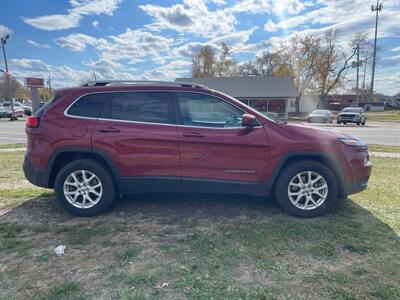 2017 Jeep Cherokee Latitude   - Photo 5 - Rushville, IN 46173