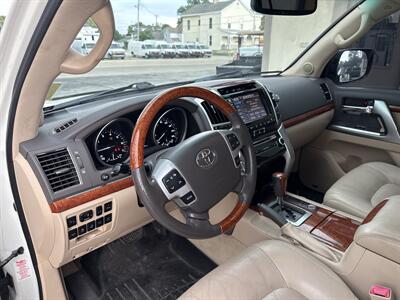 2014 Toyota Land Cruiser   - Photo 9 - Rushville, IN 46173