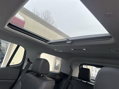 2023 GMC Acadia SLT   - Photo 12 - Rushville, IN 46173