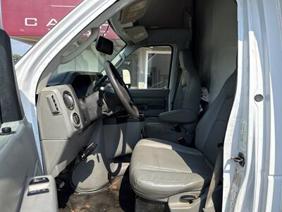 2025 Ford E-450 Cutaway   - Photo 8 - Rushville, IN 46173