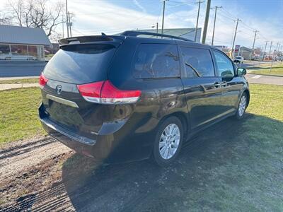 2012 Toyota Sienna Limited 7-Passenger   - Photo 6 - Rushville, IN 46173