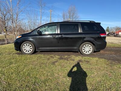 2012 Toyota Sienna Limited 7-Passenger   - Photo 1 - Rushville, IN 46173