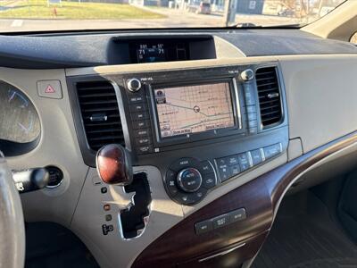 2012 Toyota Sienna Limited 7-Passenger   - Photo 14 - Rushville, IN 46173