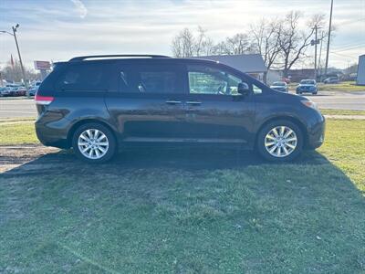 2012 Toyota Sienna Limited 7-Passenger   - Photo 5 - Rushville, IN 46173