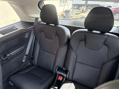 2022 Volvo XC90 T6 Momentum 6-Passenger - Photo 13 - Rushville, IN 46173