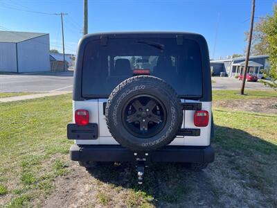 2006 Jeep Wrangler Unlimited   - Photo 7 - Rushville, IN 46173