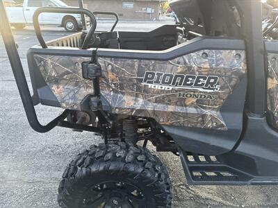 2021 Honda Pioneer 1000-5 Deluxe - Photo 13 - Rushville, IN 46173