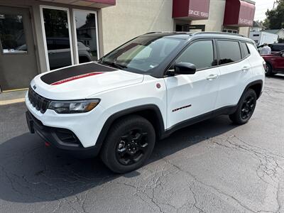 2023 Jeep Compass Trailhawk   - Photo 2 - Rushville, IN 46173