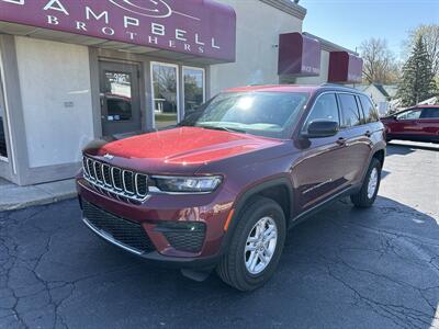 2024 Jeep Grand Cherokee Laredo A   - Photo 2 - Rushville, IN 46173