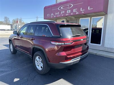 2024 Jeep Grand Cherokee Laredo A   - Photo 7 - Rushville, IN 46173