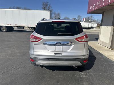 2015 Ford Escape Titanium - Photo 6 - Rushville, IN 46173