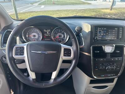 2014 Chrysler Town and Country Touring   - Photo 19 - Rushville, IN 46173