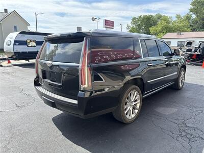 2018 Cadillac Escalade ESV Premium Luxury - Photo 5 - Rushville, IN 46173