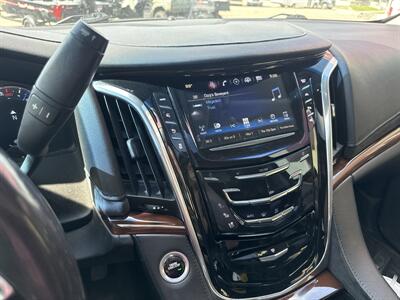2018 Cadillac Escalade ESV Premium Luxury - Photo 14 - Rushville, IN 46173