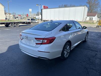 2019 Honda Accord LX   - Photo 5 - Rushville, IN 46173