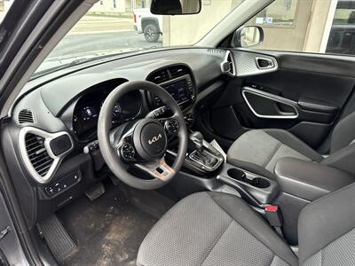 2022 Kia Soul LX   - Photo 9 - Rushville, IN 46173