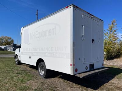 2015 Chevrolet Express Commercial Cutaway Box Van   - Photo 8 - Rushville, IN 46173