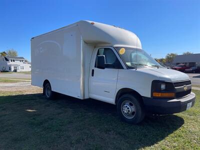 2015 Chevrolet Express Commercial Cutaway Box Van   - Photo 4 - Rushville, IN 46173