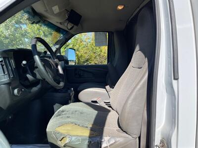 2015 Chevrolet Express Commercial Cutaway Box Van   - Photo 10 - Rushville, IN 46173