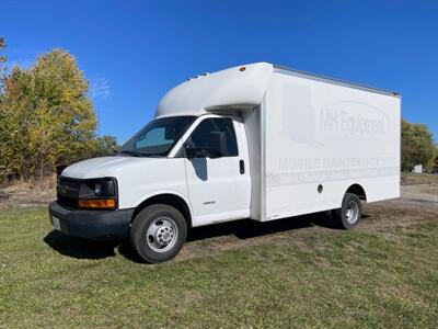 2015 Chevrolet Express Commercial Cutaway Box Van   - Photo 2 - Rushville, IN 46173