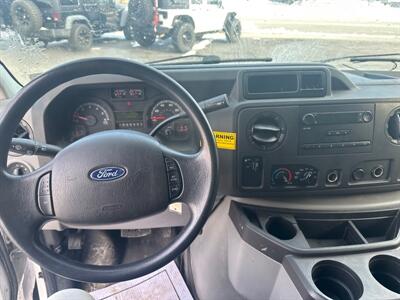 2017 Ford E-350 SD   - Photo 12 - Rushville, IN 46173