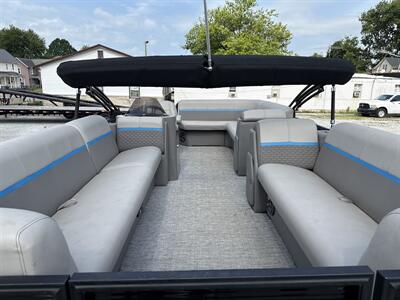 2022 Quest Pontoon   - Photo 10 - Rushville, IN 46173