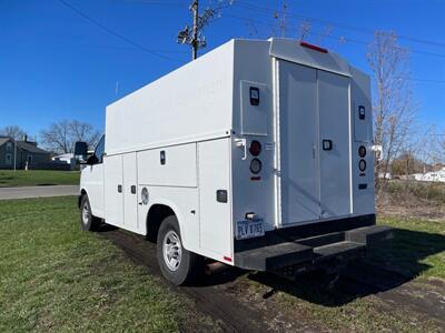 2017 Chevrolet Express 3500 3500   - Photo 8 - Rushville, IN 46173