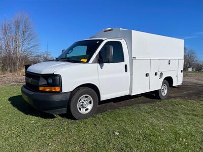 2017 Chevrolet Express 3500 3500   - Photo 2 - Rushville, IN 46173