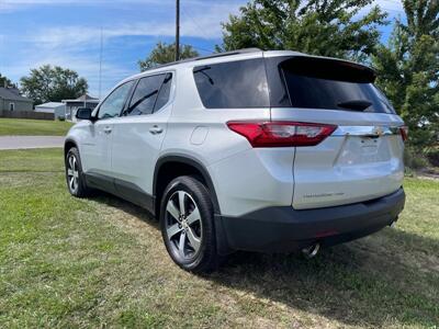 2019 Chevrolet Traverse LT Leather   - Photo 8 - Rushville, IN 46173