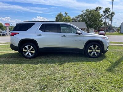 2019 Chevrolet Traverse LT Leather   - Photo 5 - Rushville, IN 46173