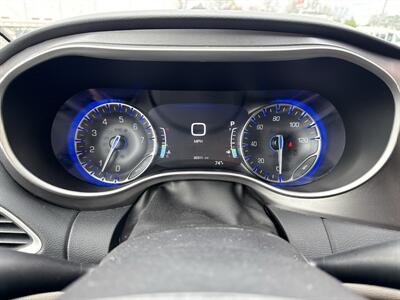 2023 Chrysler Pacifica Touring L - Photo 10 - Rushville, IN 46173