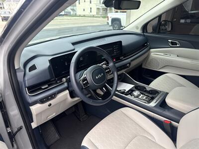 2025 Kia Carnival Hybrid EX   - Photo 9 - Rushville, IN 46173