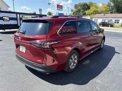 2026 Toyota Sienna XLE 8-Passenger   - Photo 5 - Rushville, IN 46173