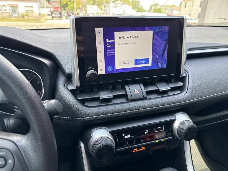 2023 Toyota RAV4 LE photo 10