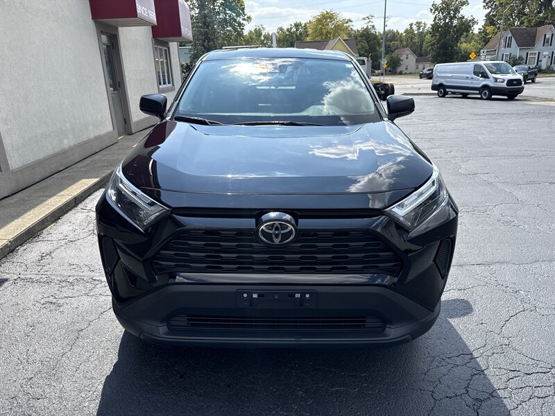 2023 Toyota RAV4 LE photo 2