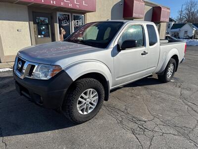 2016 Nissan Frontier SV V6   - Photo 2 - Rushville, IN 46173