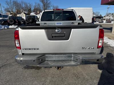 2016 Nissan Frontier SV V6   - Photo 7 - Rushville, IN 46173