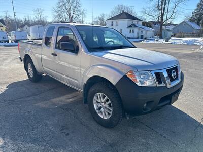 2016 Nissan Frontier SV V6   - Photo 4 - Rushville, IN 46173