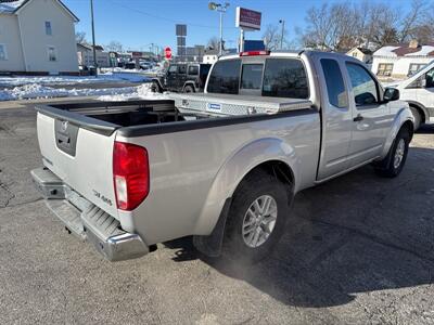 2016 Nissan Frontier SV V6   - Photo 6 - Rushville, IN 46173